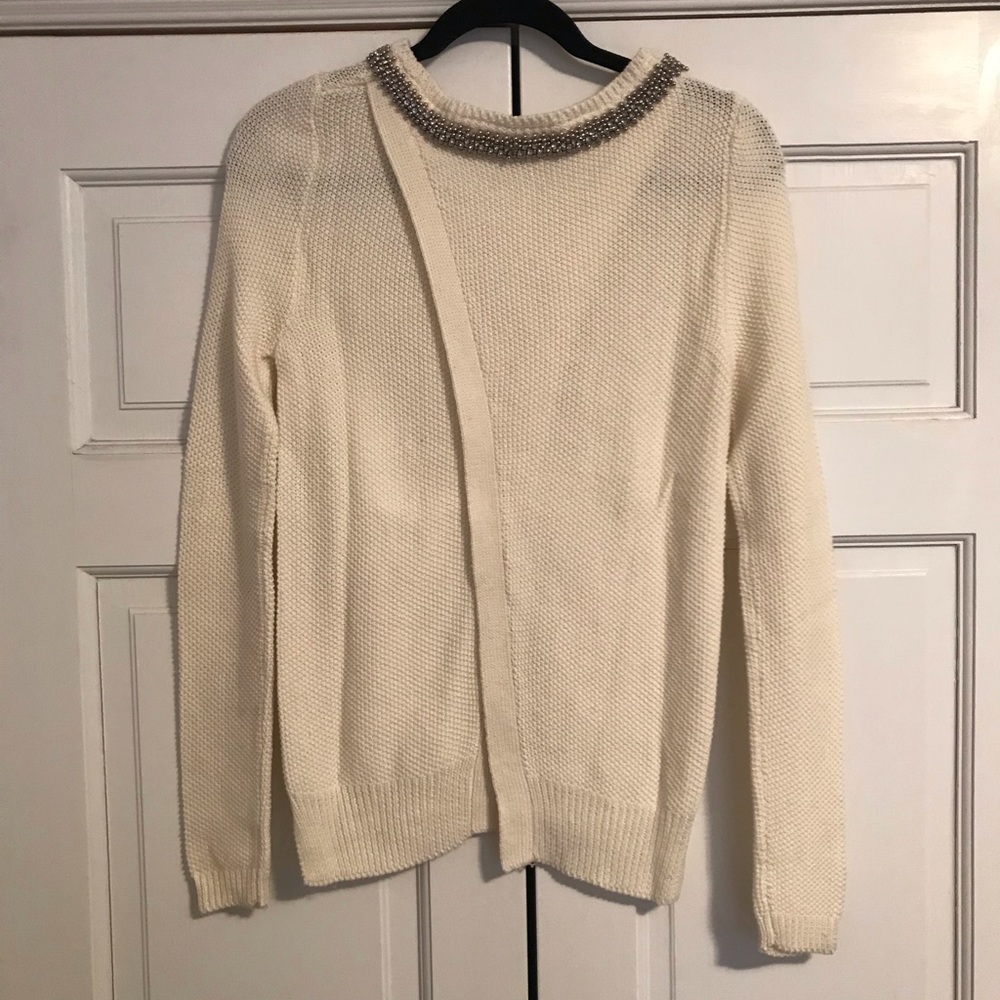Detailed Open-Back Sweater - Picture 2 of 4